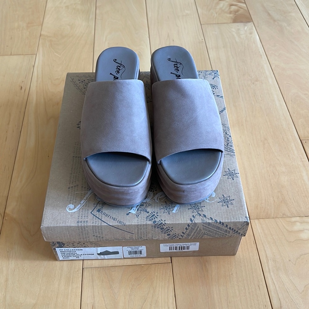 Free People, Harbor Platform, Fawn Grey, size 40, new
